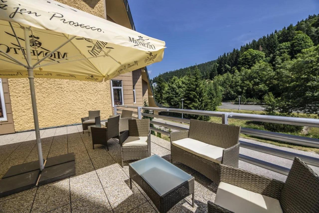 Hotel Fit Fun Harrachov Ngoại thất bức ảnh