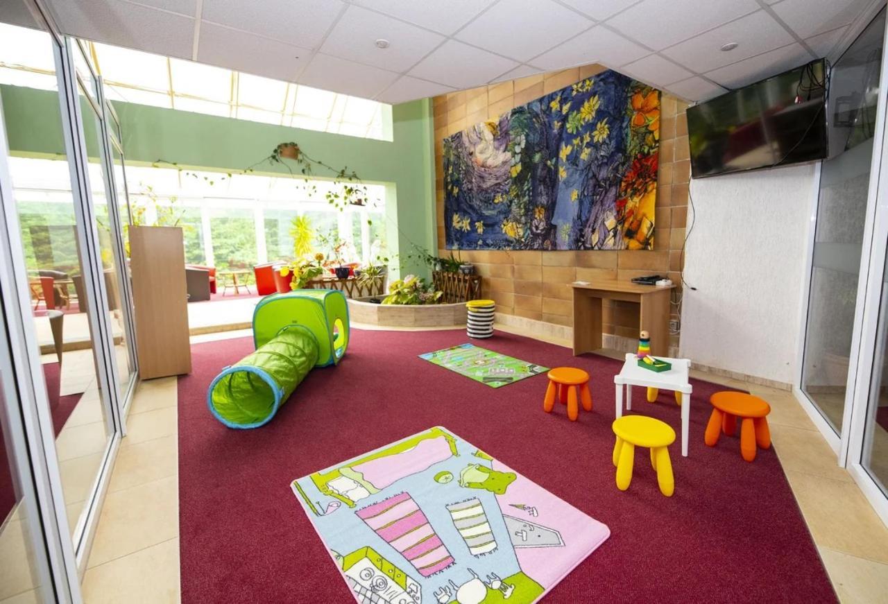 Hotel Fit Fun Harrachov Ngoại thất bức ảnh