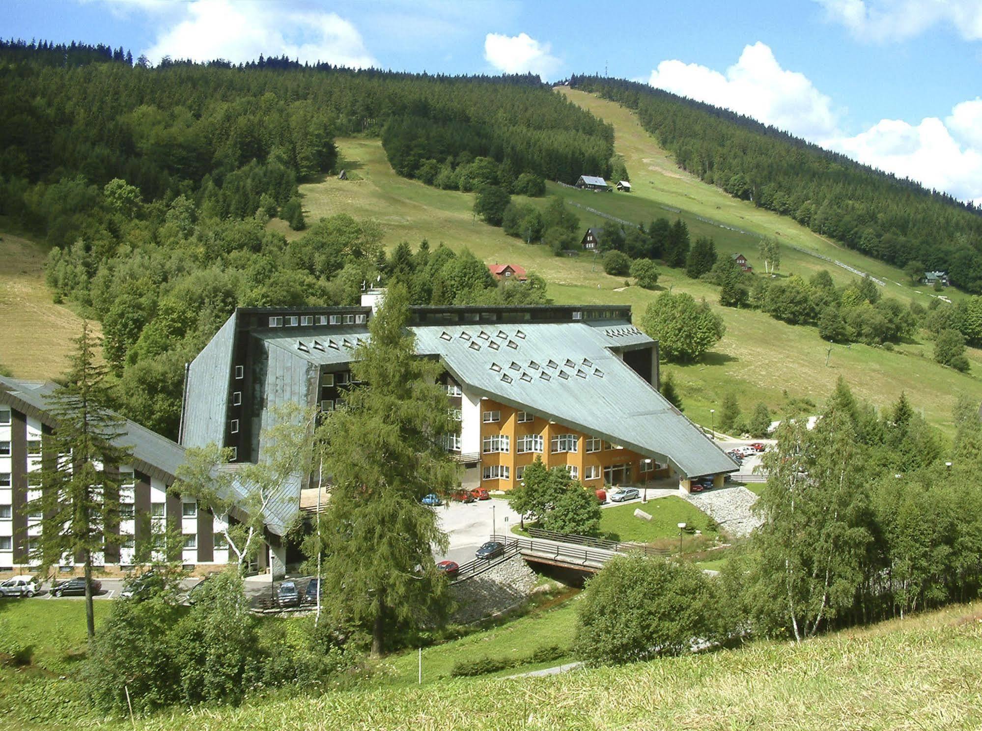Hotel Fit Fun Harrachov Ngoại thất bức ảnh