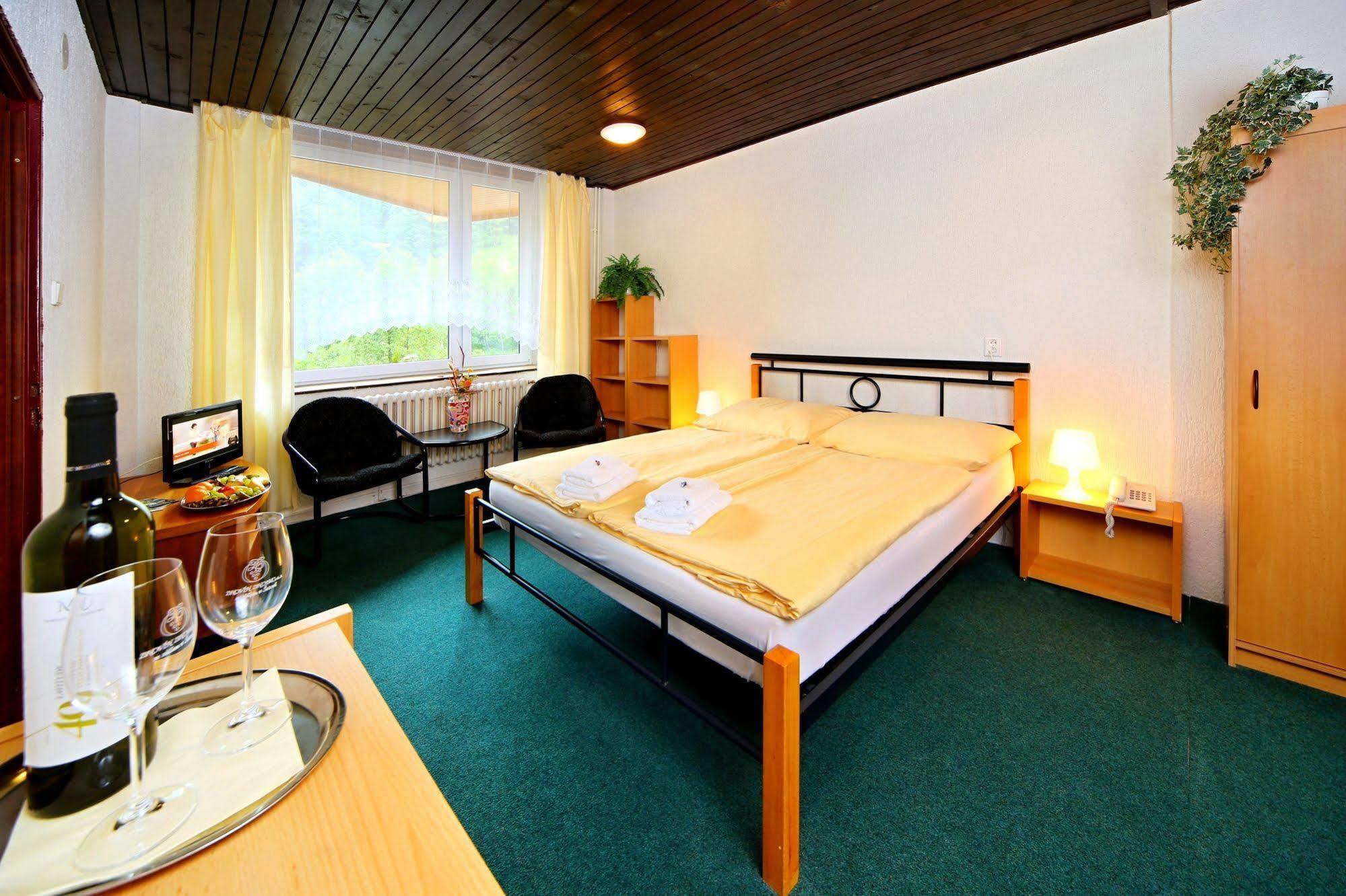 Hotel Fit Fun Harrachov Ngoại thất bức ảnh